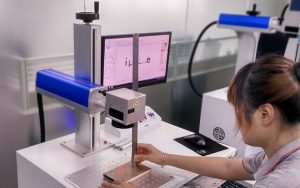 Green-Life can add your logo and brand on aroma diffuser with different multiple techniques such as laser carving, silk screen printing and decal