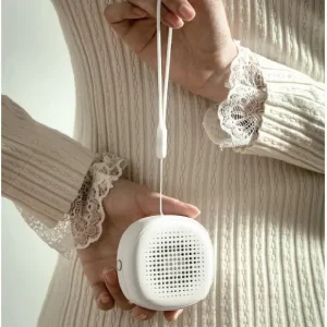 Portable fan diffuser with lightweight design and quiet operation, suitable for personal fragrance, travel use, and private-label OEM programs